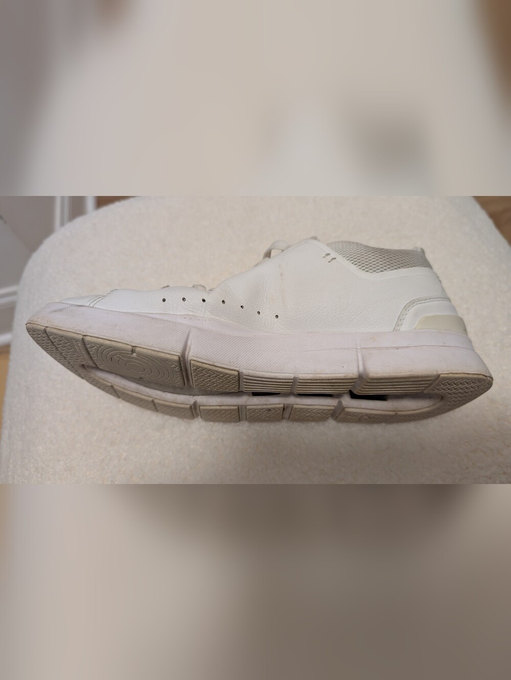 On Cloud The Roger Advantage White Sneakers Shoes Women's Size 8.5 / 40 - Picture 3 of 10